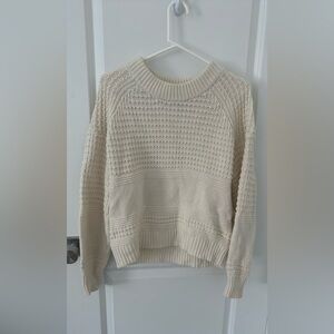 Universal threads sweater, perfect condition, size small, worn once